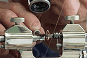 更换佛山卡地亚手表电池